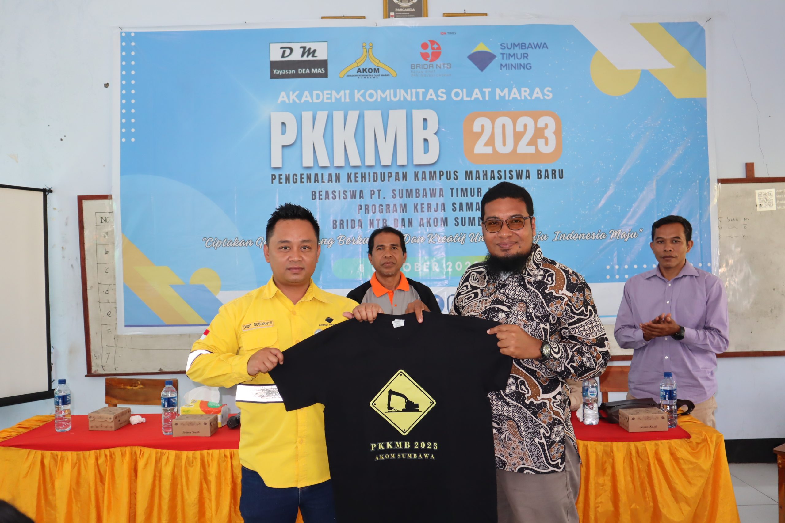 STM Provides Full Scholarships for 100 Dompu Students