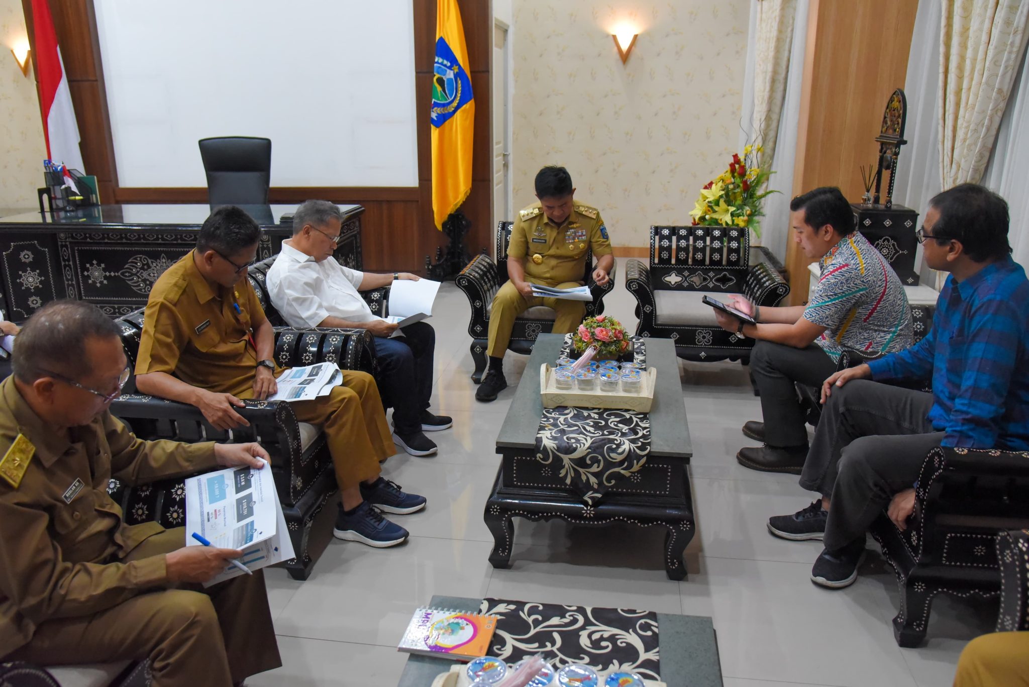 pertemuan-stm-dan-pj-gubernur-ntb-3-2048x1367 pertemuan-stm-dan-pj-gubernur-ntb-3-2048x1367